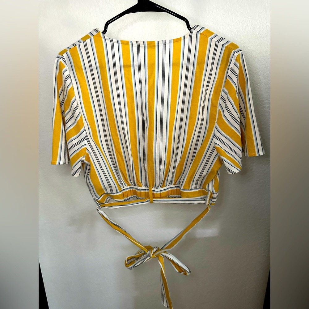 Crop Top - Picture 2 of 3